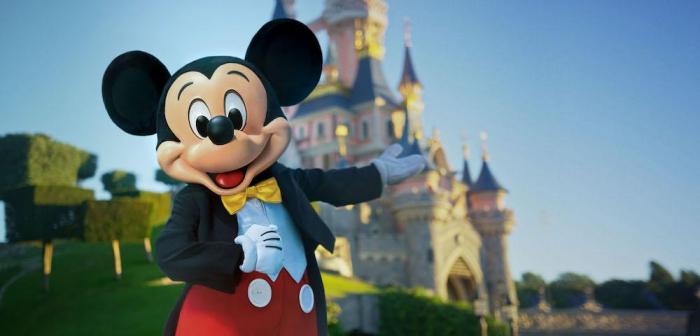 Mickey mouse disney réouverture Disneyland Paris